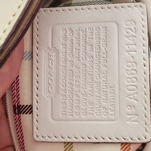 Coach 2008 Winter White Shoulder Bag - Picture 14 of 16